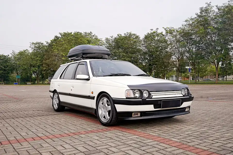 Stationwagen met dakkoffer